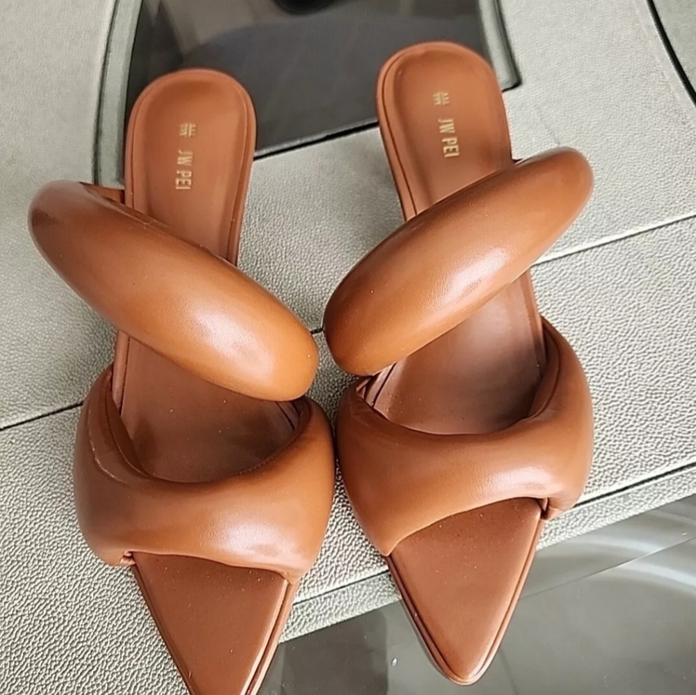 JW PEI caramel brown mules size EU 35 new